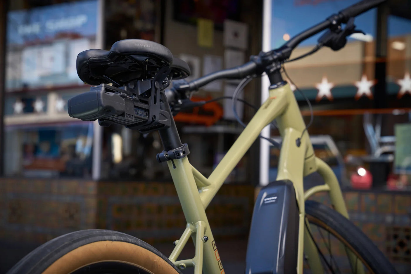 (67865) BORDO™ 6000K/90 (3') + BRACKET SADDLEFIX + RAINCAP