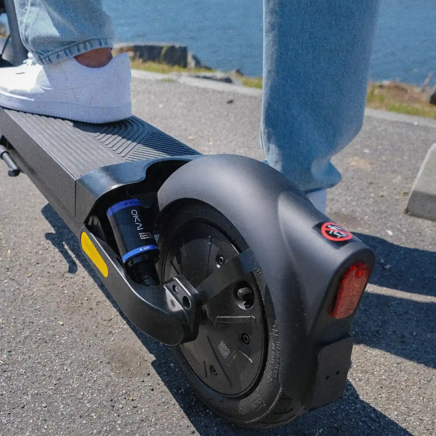 OKAI NEON Ultra ES40 Electric Scooter for Adults, 43 Mile Range, 500W Motor, Hydraulic Suspension