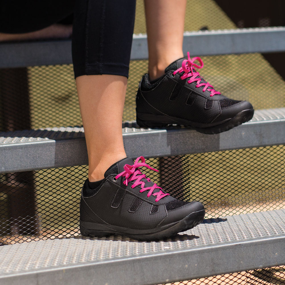 (SWT-160B) Women's Trax Shoe