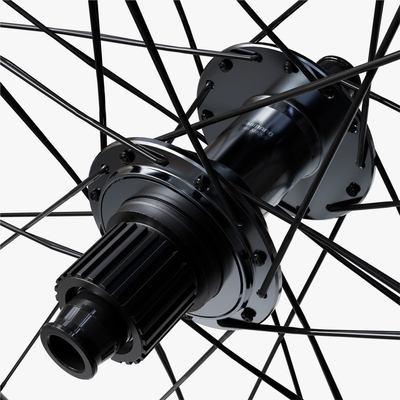 WHEEL, WH-M8200-B-29, DEORE XT, FRONT, RIM:29, 28H, F:15MM E-THRU TUBELESS OLD:110MM, W/TUBELESS TAPE, FOR CENTERLOCK DISC
