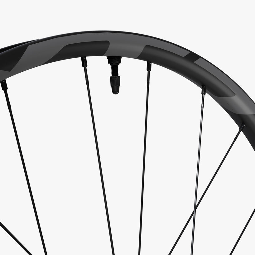 WHEEL, WH-M9200-B-29, XTR, FRONT, RIM:29, 24H, F:15MM E-THRU TUBELESS OLD:110MM, W/TUBELESS TAPE, FOR CL DISC, W/O BAG